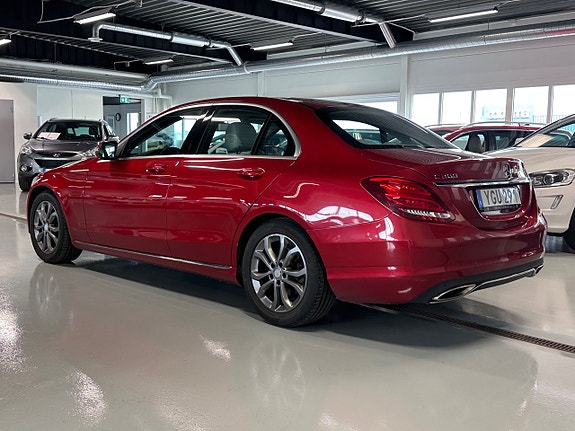 Mercedes-Benz C300 3 of 11