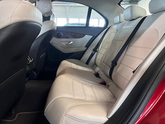 Mercedes-Benz C300 11 of 11