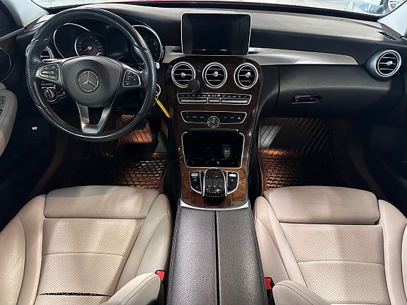 Mercedes-Benz C300 9 of 11