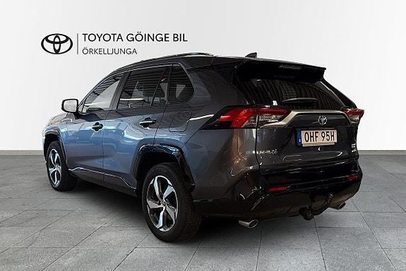 Toyota RAV4 2 of 10