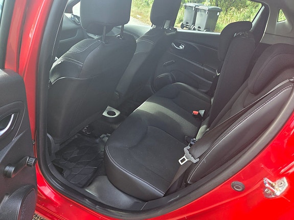 Renault Clio 8 of 11