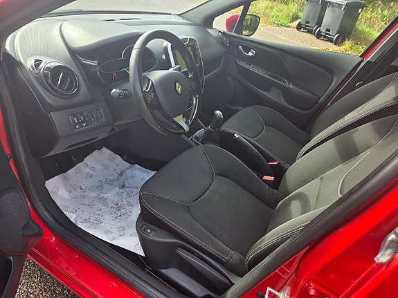 Renault Clio 9 of 11