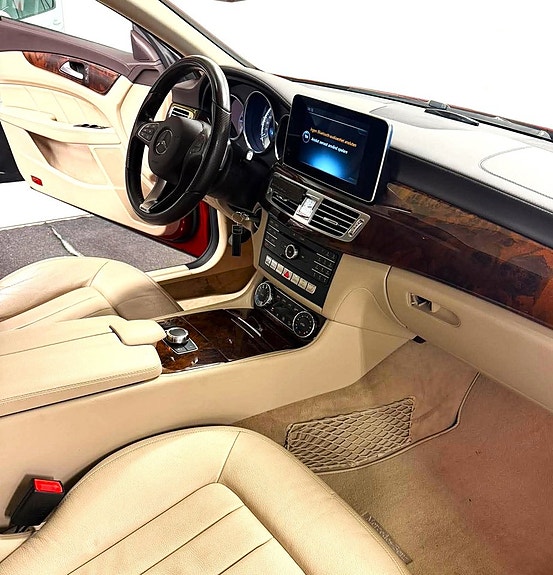 Mercedes-Benz CLS400 17 of 19