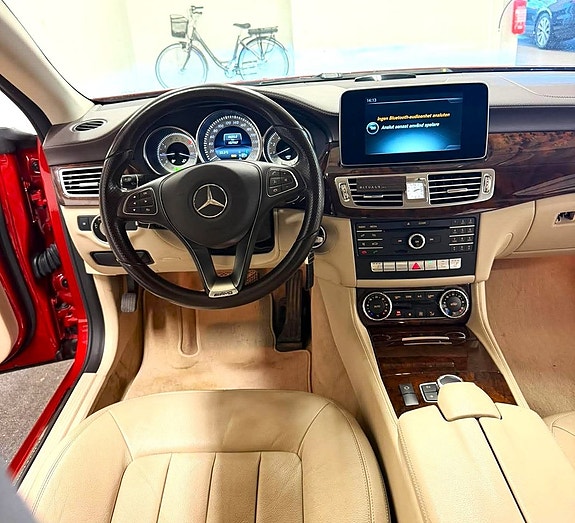 Mercedes-Benz CLS400 13 of 19