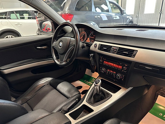 BMW 320d 17 of 20