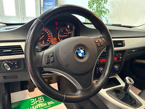 BMW 320d 12 of 20