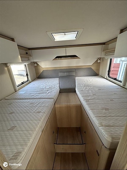 Hymer B680 MC - Smidig & fin bil för 4 personer! 11 of 21