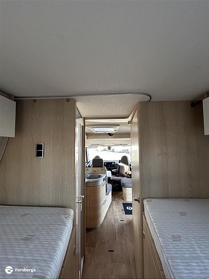 Hymer B680 MC - Smidig & fin bil för 4 personer! 12 of 21