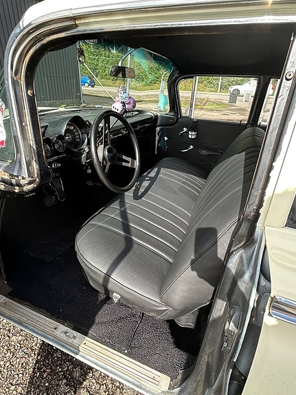 Chevrolet Bel Air 10 of 16
