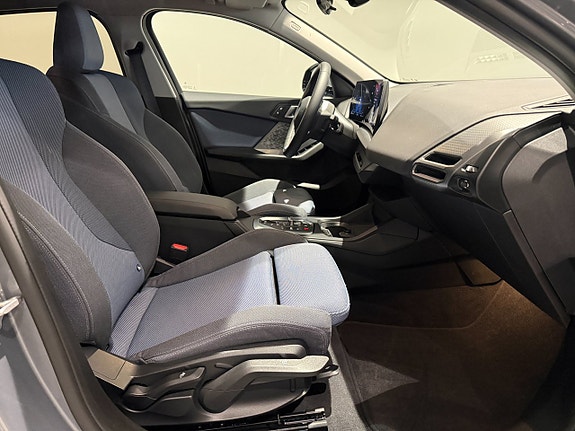 BMW 120 8 of 18