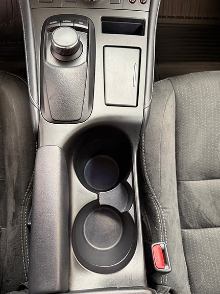 Lexus CT200h 10 of 15