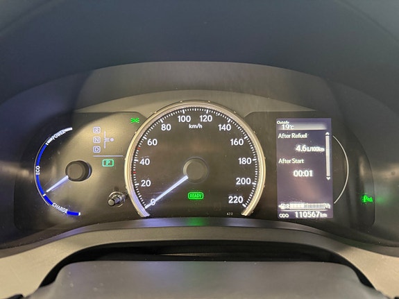 Lexus CT200h 8 of 15