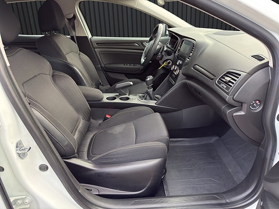 Renault Megane 12 of 19