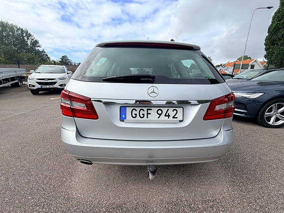 Mercedes-Benz E250 20 of 20