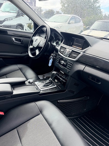 Mercedes-Benz E250 17 of 20