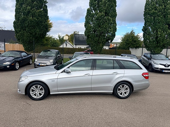 Mercedes-Benz E250 2 of 20
