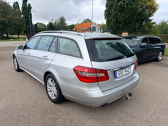 Mercedes-Benz E250 3 of 20