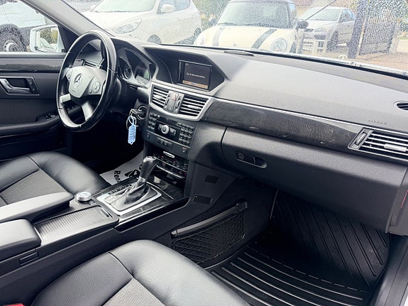 Mercedes-Benz E250 16 of 20
