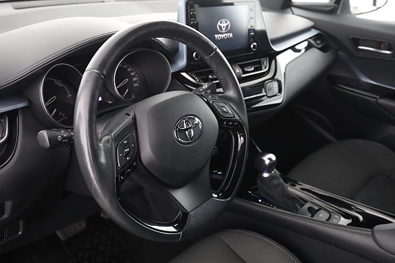 Toyota C-HR 12 of 30