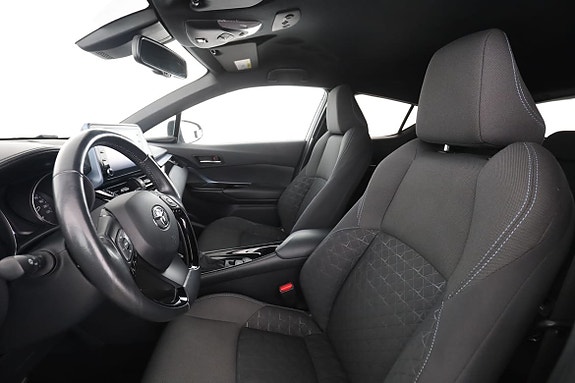 Toyota C-HR 11 of 30