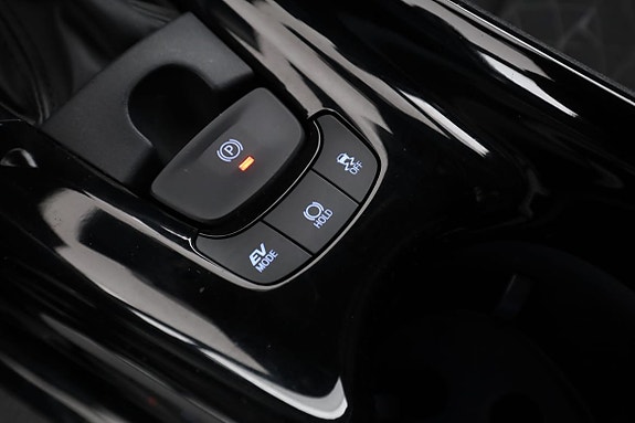 Toyota C-HR 27 of 30