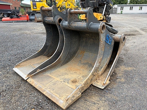 Komatsu PC138US-11E0 8 of 9