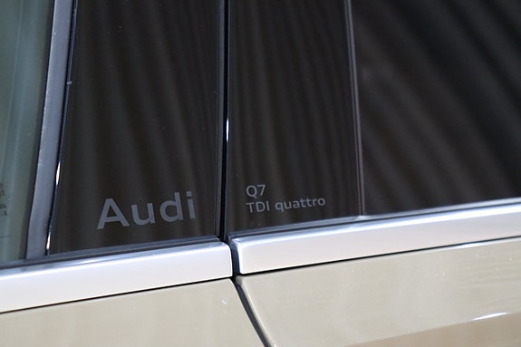 Audi Q7 8 of 30