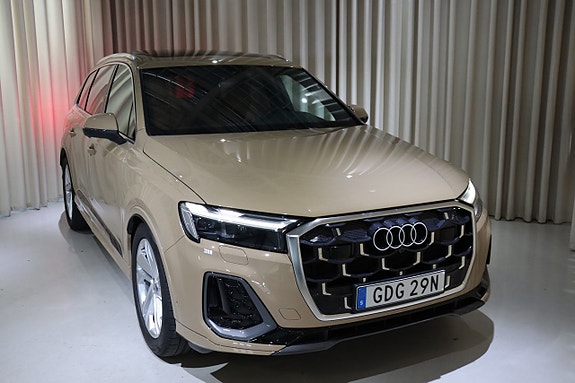Audi Q7 3 of 30