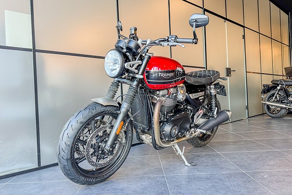 Triumph Speed Twin 1200 2 of 5