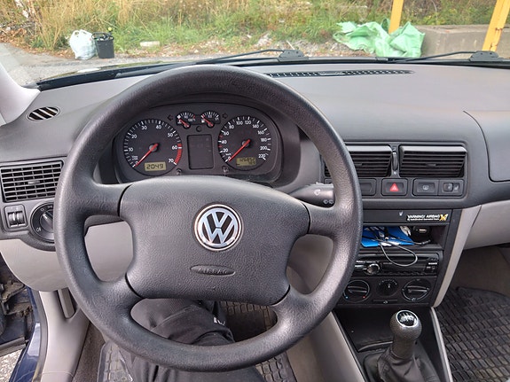Volkswagen Golf IV 16 of 30