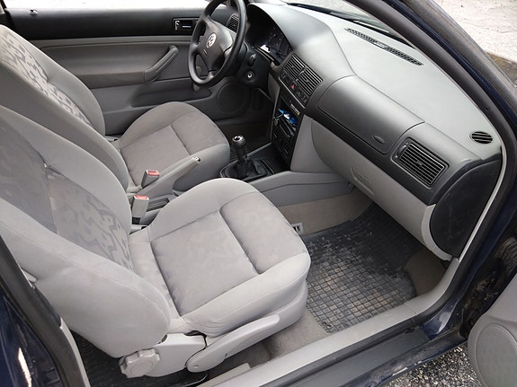 Volkswagen Golf IV 27 of 30