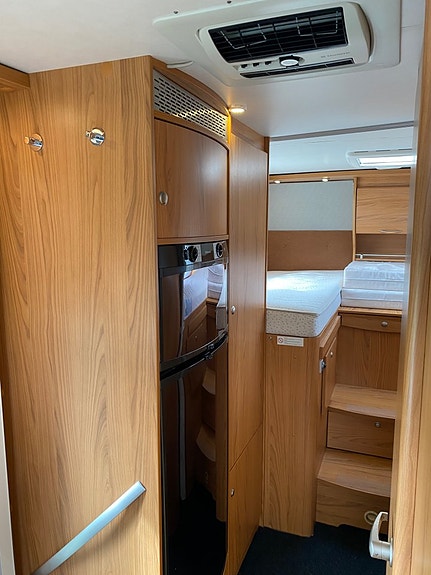 Bürstner T 720 3,0 158hk/2x AC/ Solceller/ Långbäddar 12 of 22