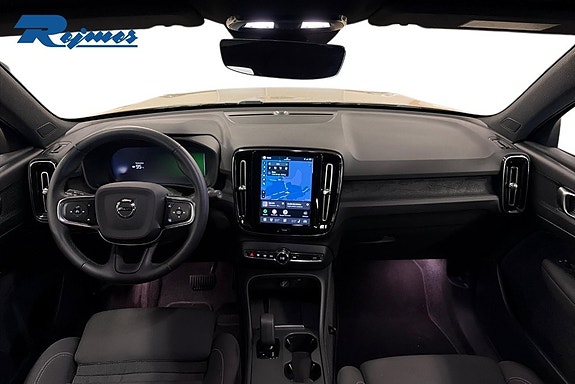 Volvo EX40 14 of 16