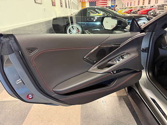 Chevrolet Corvette 24 of 28