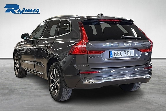Volvo XC60 2 of 18