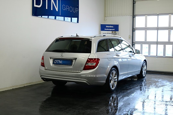Mercedes-Benz C220 4 of 17