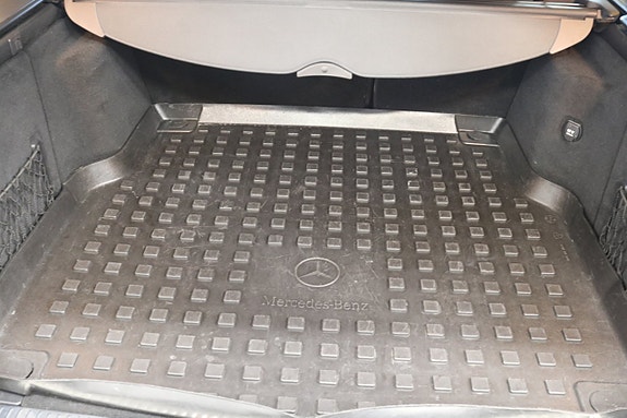 Mercedes-Benz C220 17 of 17