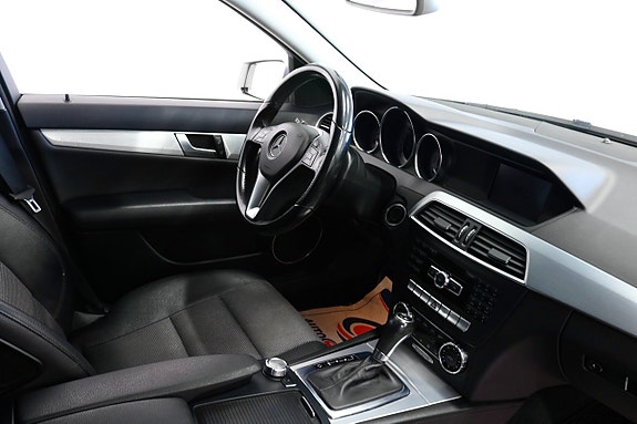 Mercedes-Benz C220 8 of 17