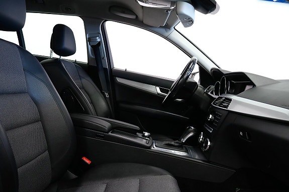Mercedes-Benz C220 9 of 17
