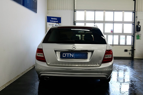 Mercedes-Benz C220 5 of 17