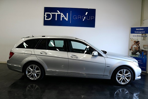 Mercedes-Benz C220 2 of 17