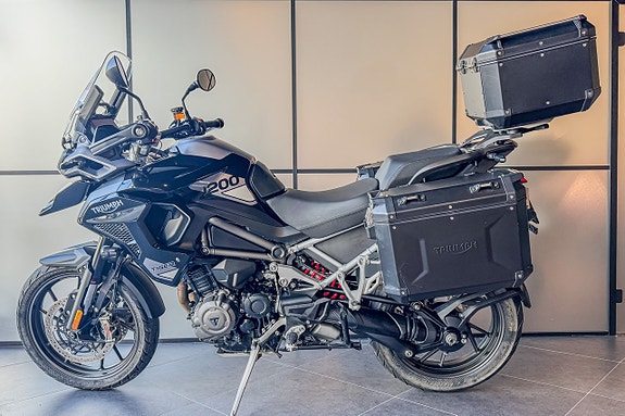 Triumph Tiger 1200 GT Pro 3 of 5