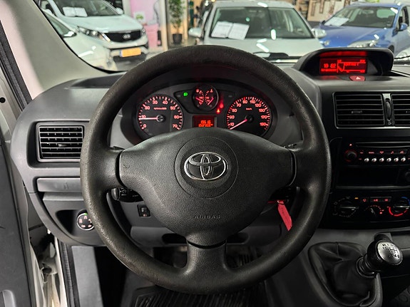 Toyota Proace 7 of 17