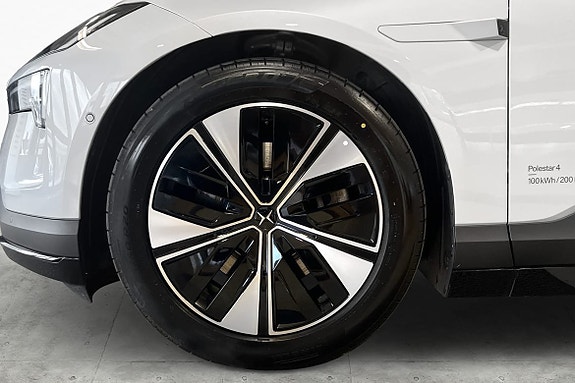 Polestar 4 6 of 26