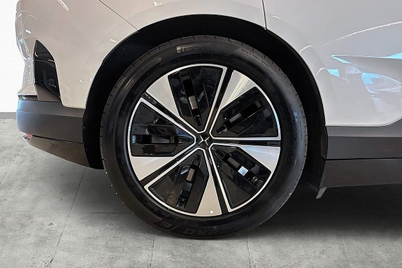 Polestar 4 6 of 30