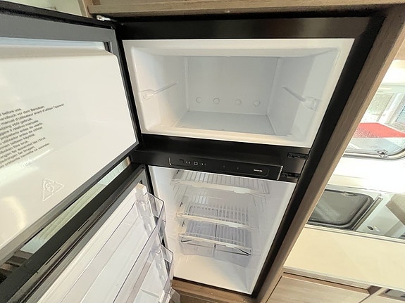 Carado T 338 S / AC bodel / Solcell / Automat 140hk / 350 mil 11 of 20