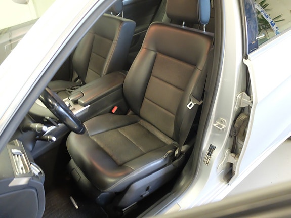 Mercedes-Benz E250 6 of 11