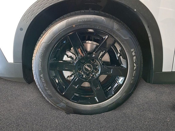 MINI Countryman E 12 of 16