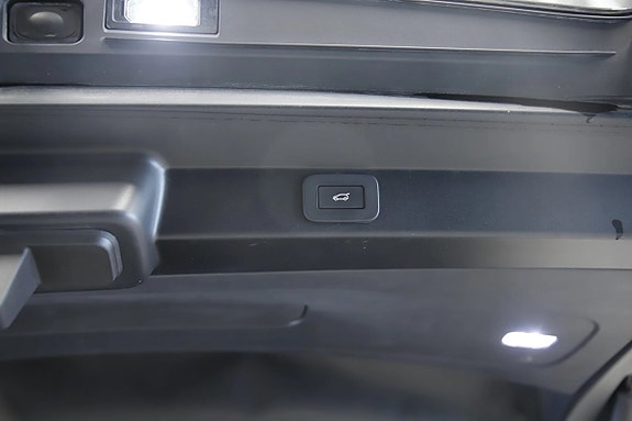 Land Rover Range Rover Sport 14 of 16
