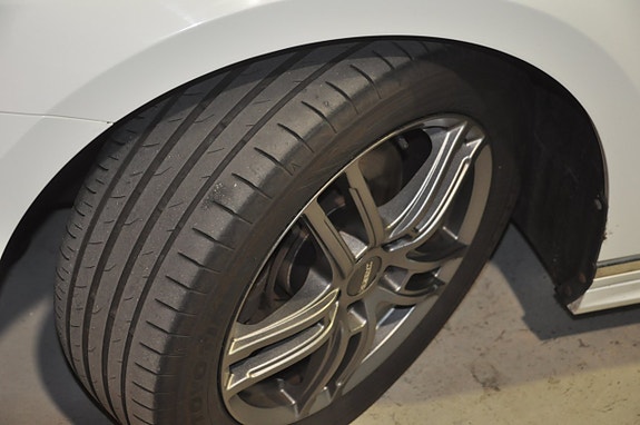 Volkswagen Passat 18 of 21